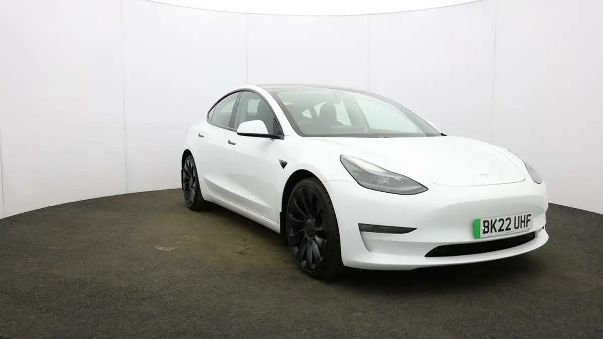 2022-tesla-model-3-e-performance-big-0