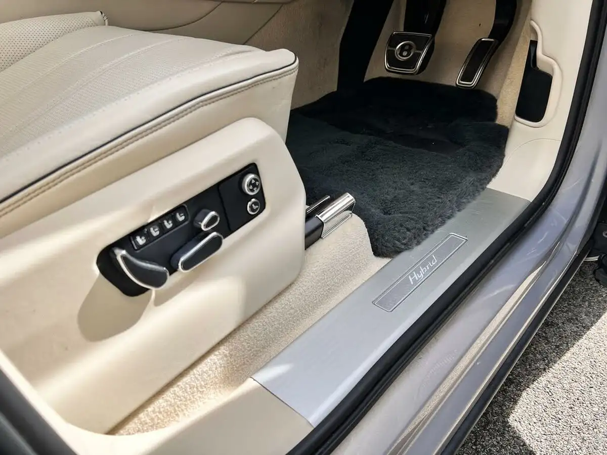 2020-bentley-bentayga-30-hybrid-big-23