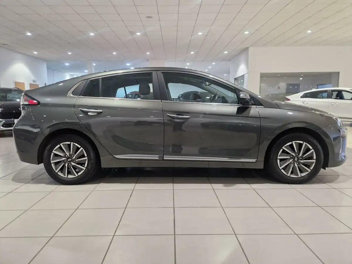 2022-hyundai-ioniq-e-premium-electric-big-6