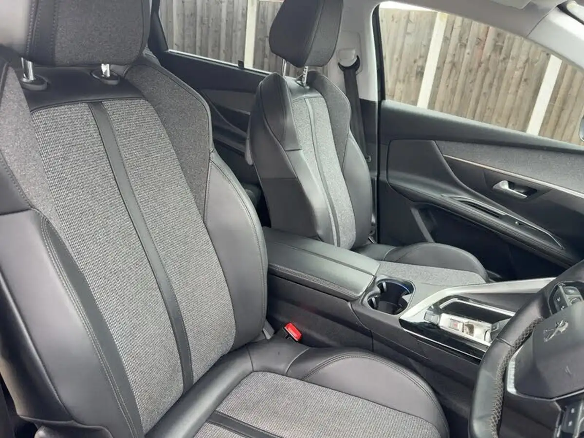 2019-peugeot-5008-suv-16-puretech-allure-big-26