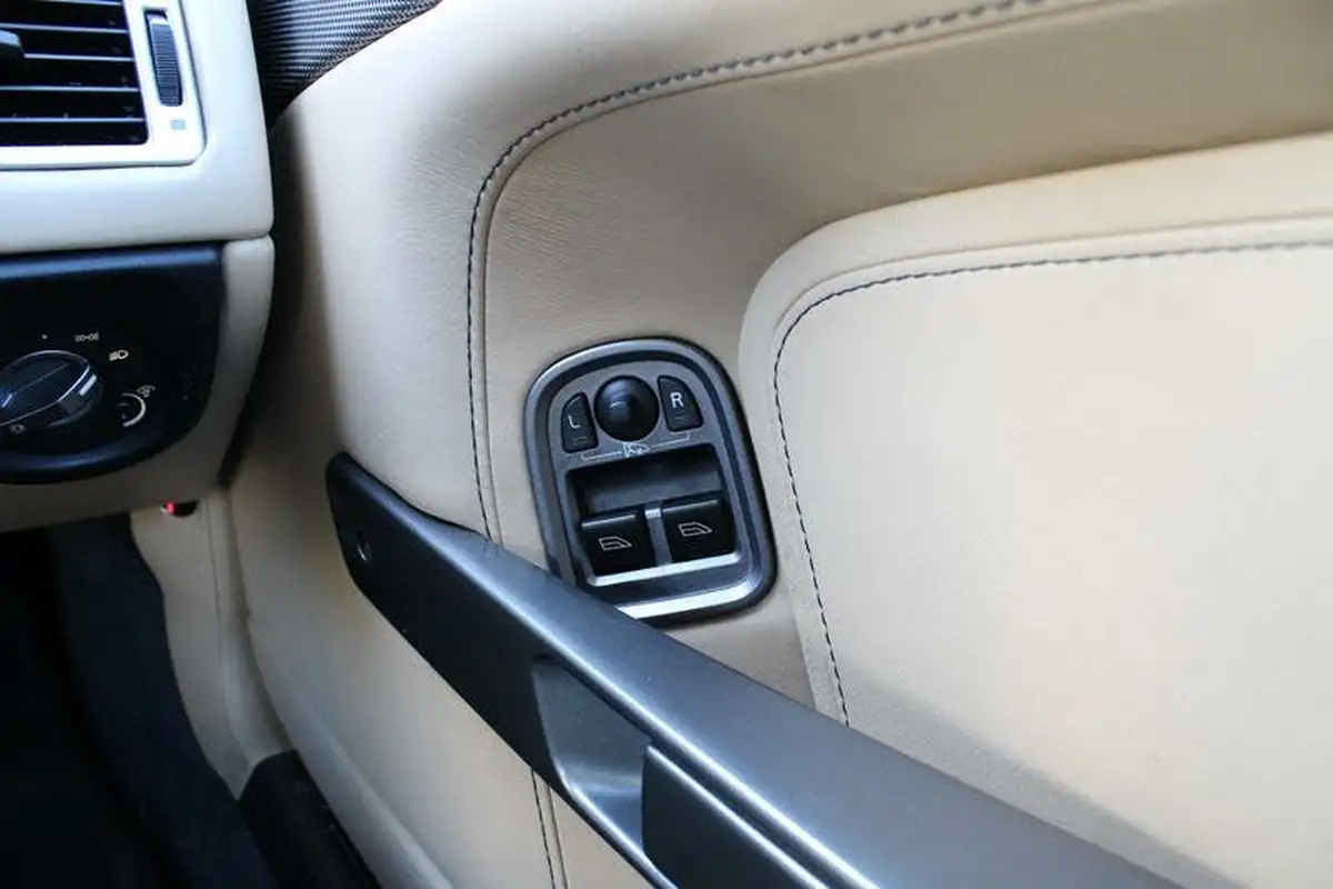 2008-aston-martin-db9-59-volante-touchtronic-ii-big-35