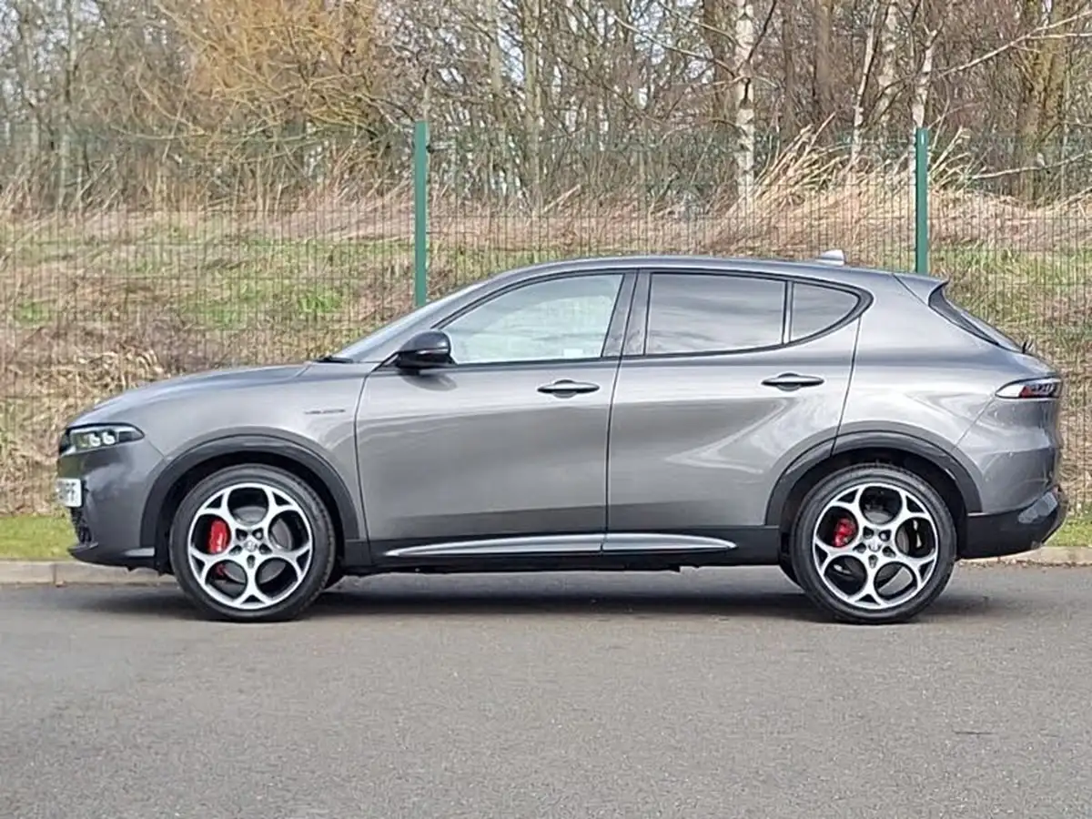 2023-alfa-romeo-tonale-15-veloce-big-3