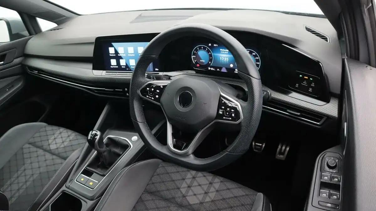 2022-volkswagen-golf-15-tsi-r-line-150ps-hatchback-big-9