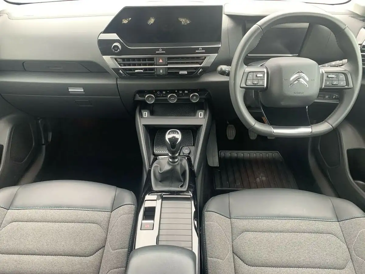 2022-citroen-c4-12-puretech-sense-big-9