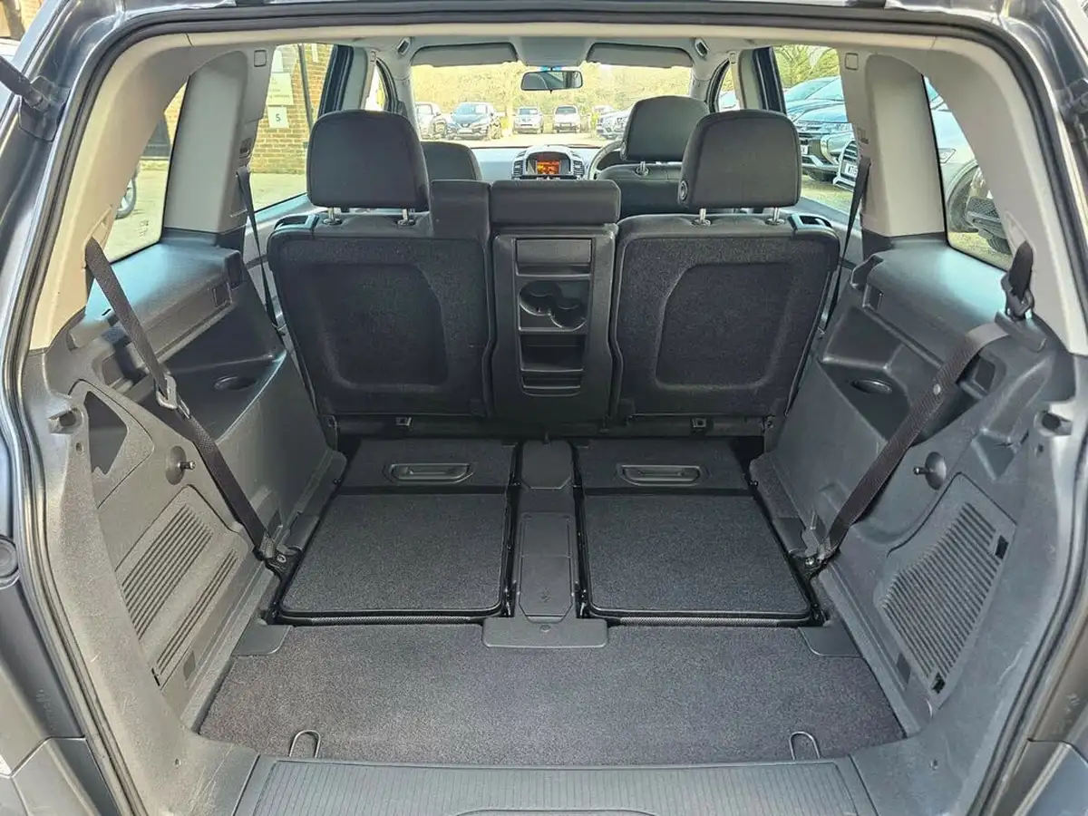 2014-vauxhall-zafira-18-exclusiv-120ps-big-11