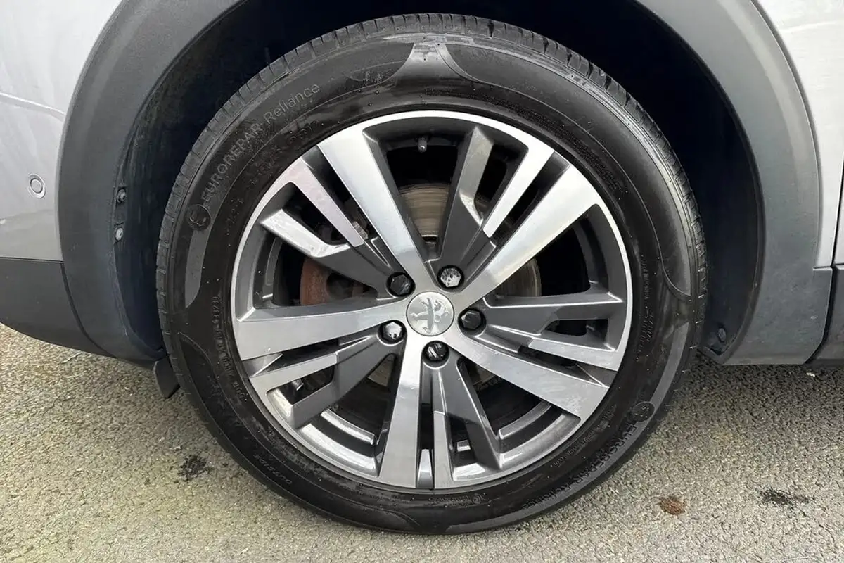 2021-peugeot-3008-suv-12-puretech-allure-premium-big-10