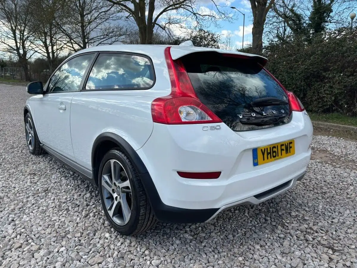 2011-volvo-c30-16d-d2-se-big-4