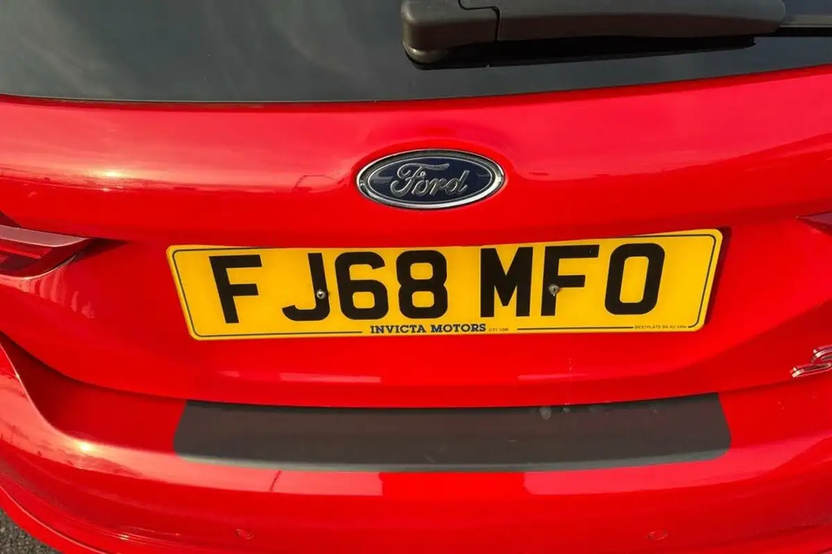 2018-ford-fiesta-15t-st-3-5d-big-25
