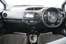 2017-toyota-yaris-15-vvt-i-icon-navi-hybrid-small-12