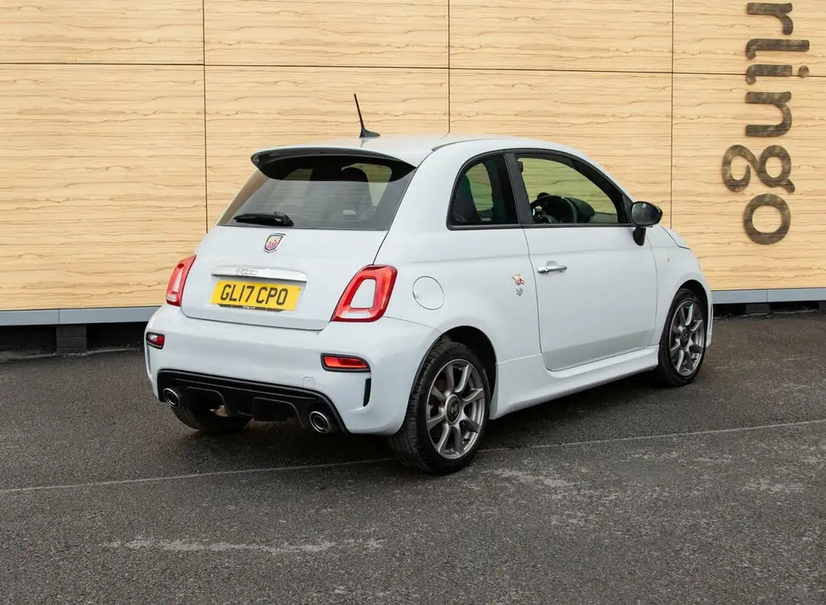 2017-abarth-595-14-tjet-big-2