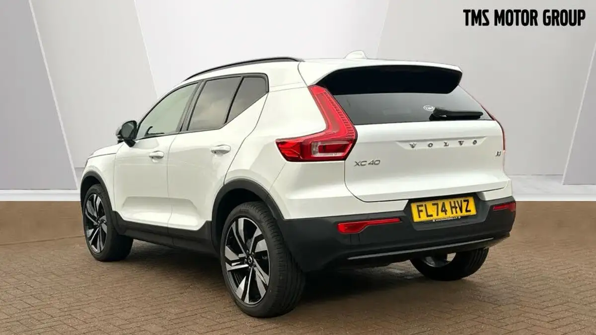 2024-volvo-xc40-20-b3-ultimate-big-1