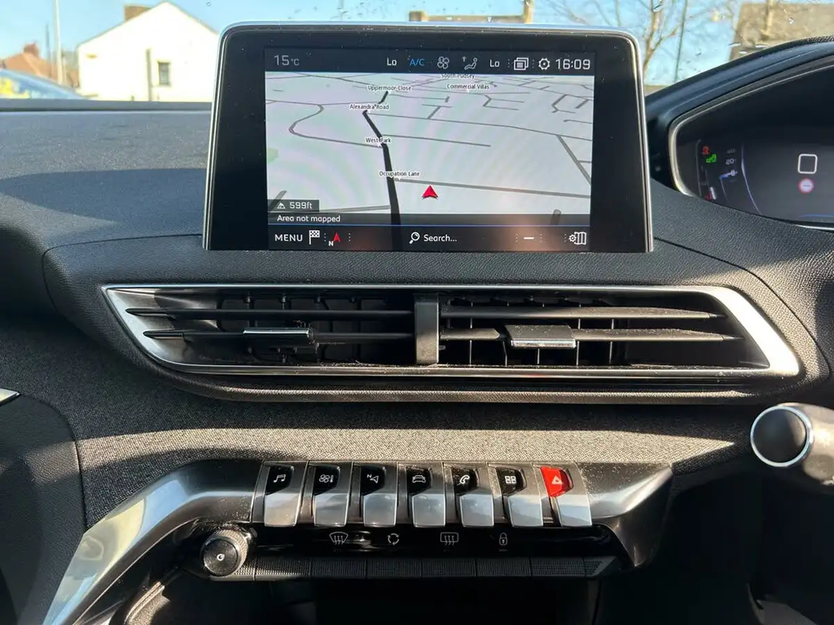 2019-peugeot-3008-suv-12-puretech-allure-big-14