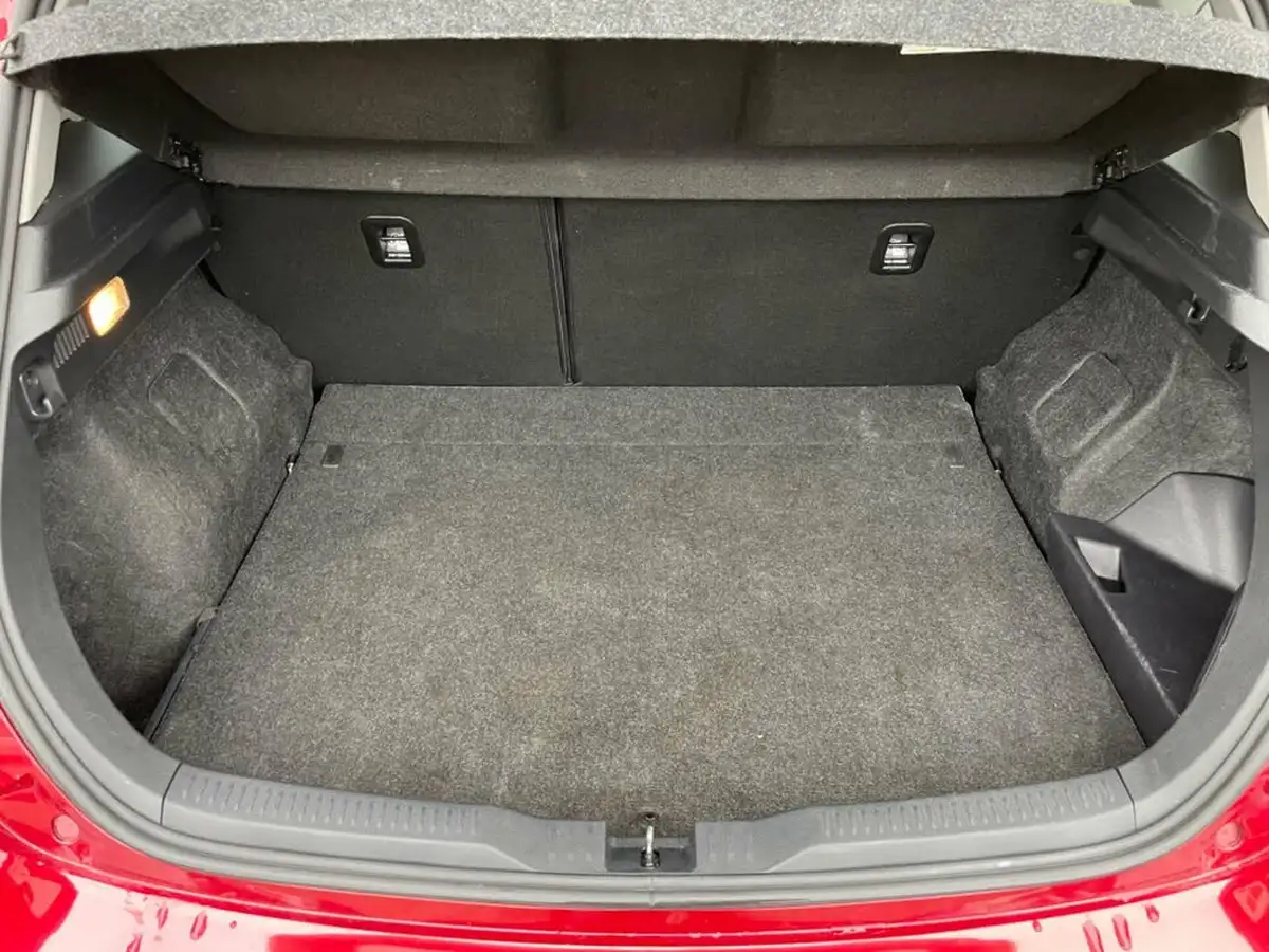 2017-toyota-auris-18-vvt-i-hsd-design-tss-hatchback-big-56