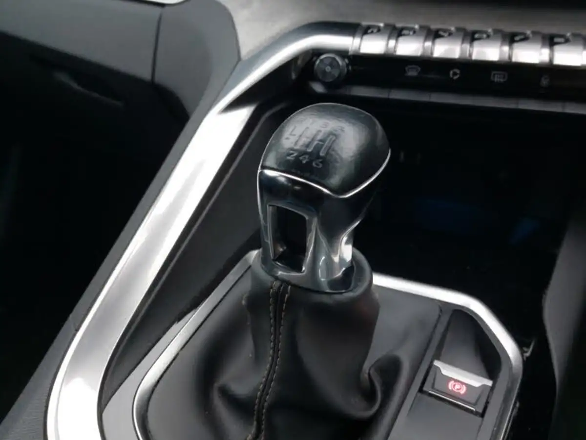 2021-peugeot-5008-suv-15-bluehdi-gt-big-9