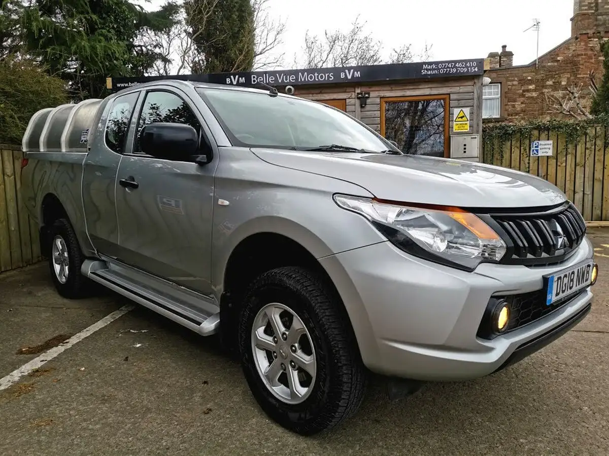2018-mitsubishi-l200-24di-d-4life-eu6-double-pickup-big-0