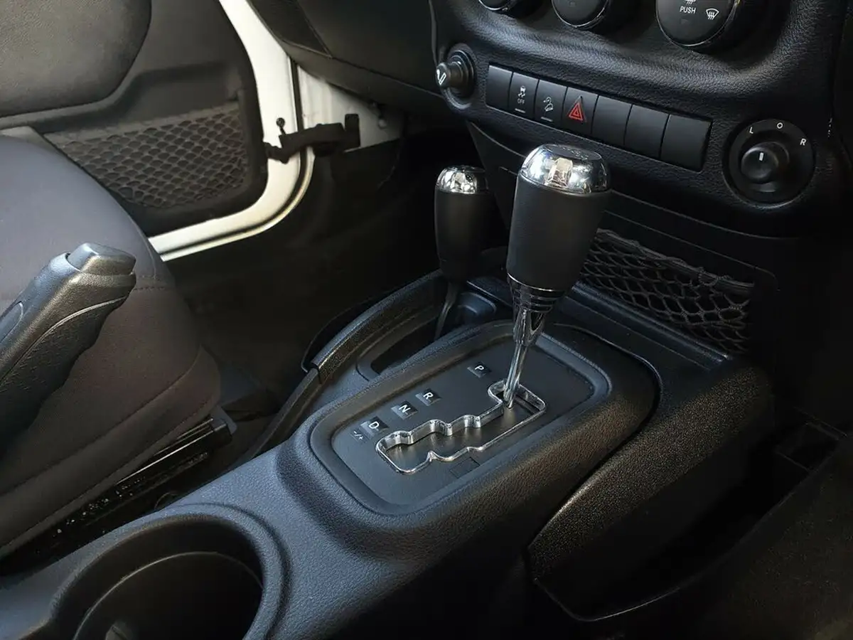 2015-jeep-wrangler-big-22