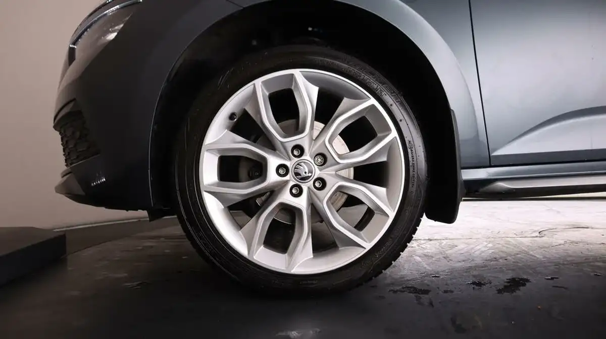2020-skoda-kamiq-10-tsi-se-l-115ps-dsg-big-17