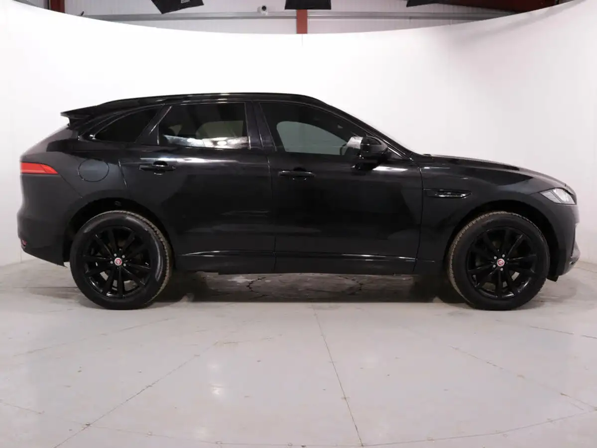 2020-jaguar-f-pace-20-i4d-chequered-flag-180ps-big-7