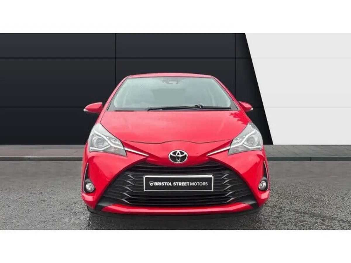 2019-toyota-yaris-15-vvt-i-icon-tech-111bhp-1496cc-cvt-big-2