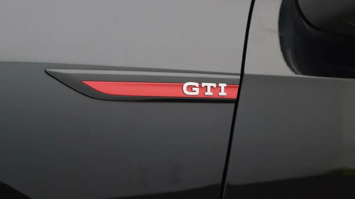 2022-volkswagen-golf-20-tsi-gti-dsg-big-20