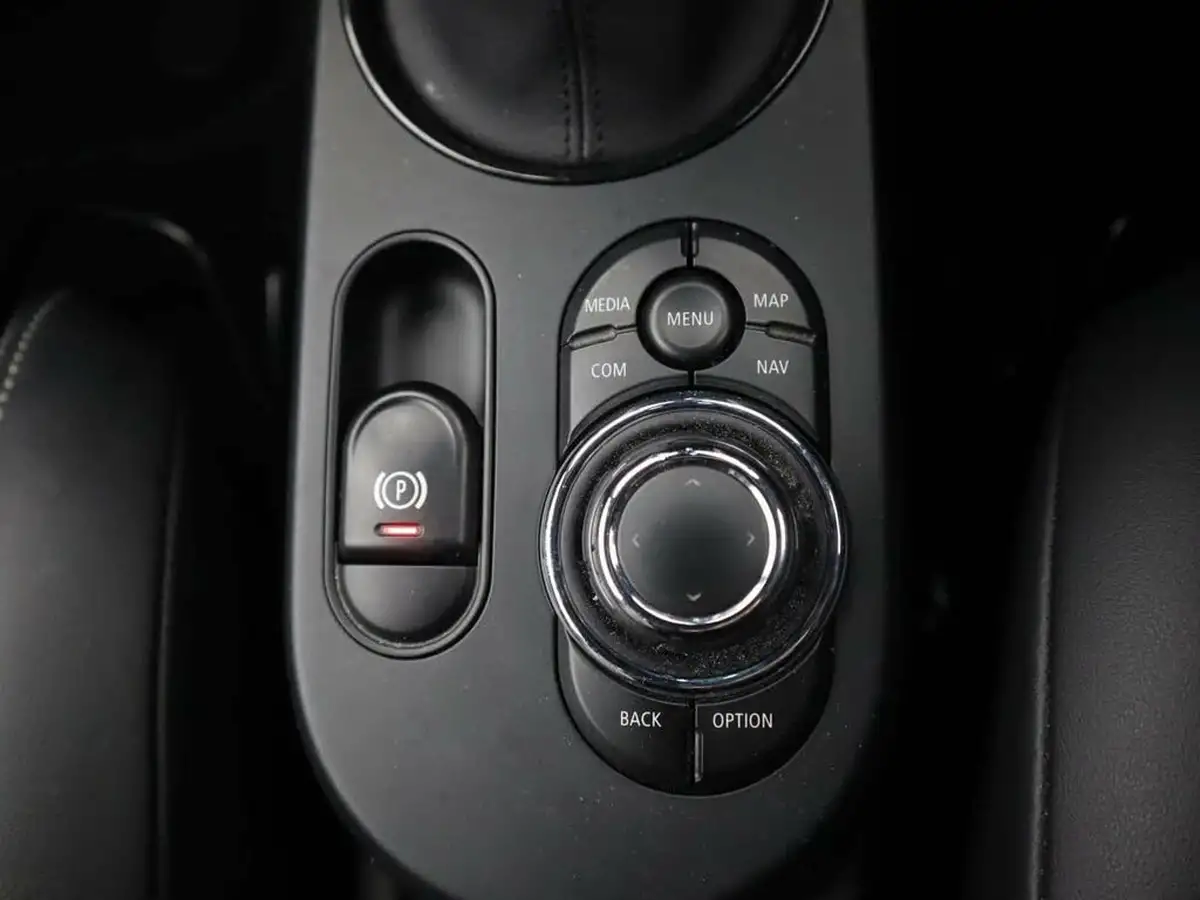 2022-mini-cooper-e-cooper-s-collection-edition-big-22