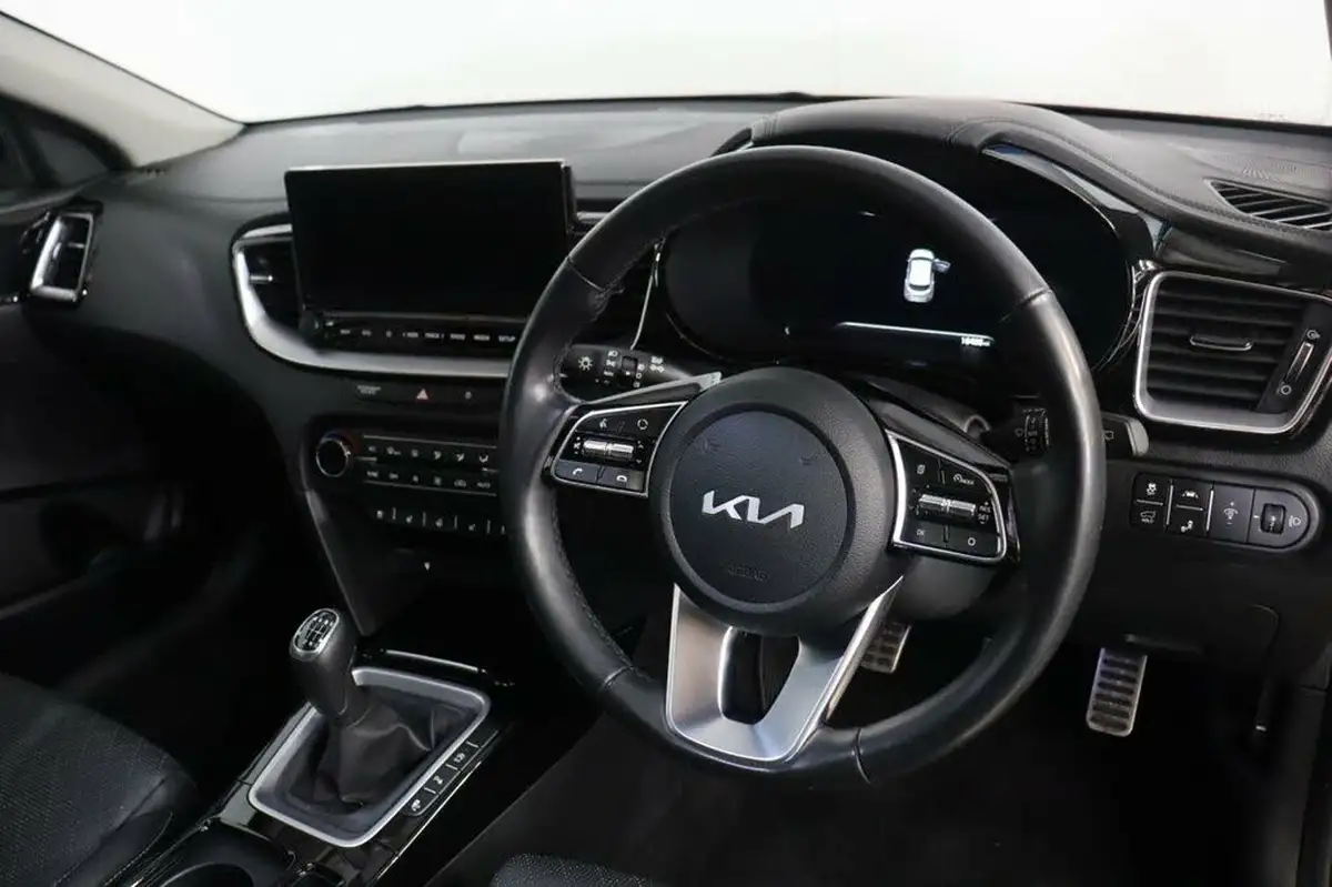 2021-kia-xceed-15-t-gdi-4-big-20