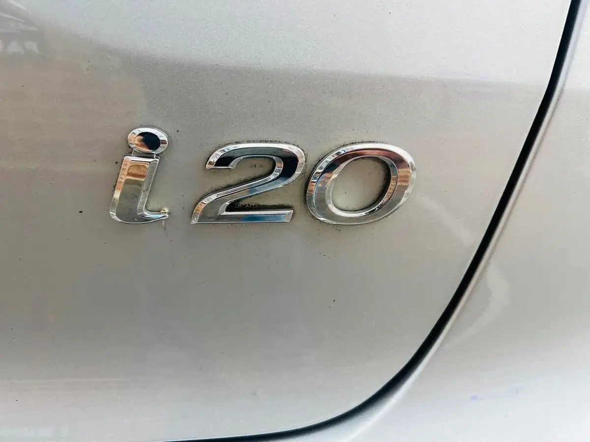 2015-hyundai-i20-14-se-big-31