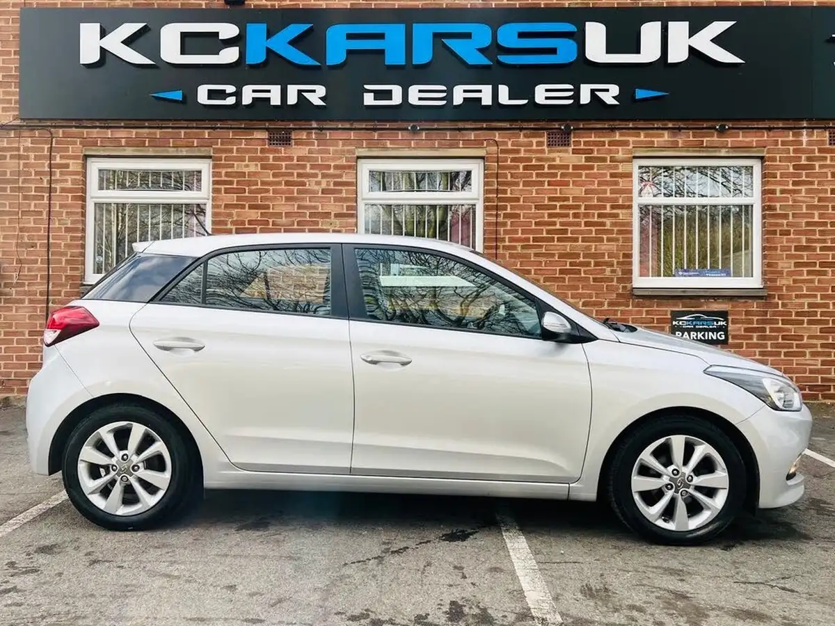 2015-hyundai-i20-14-se-big-3