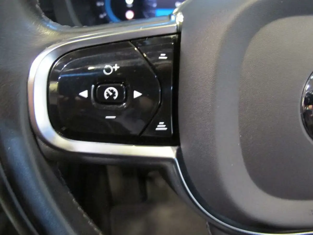 2022-volvo-xc60-20-t6-inscription-350bhp-big-25