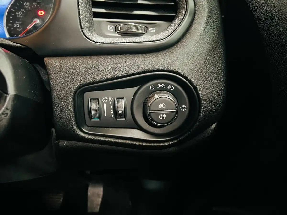 2016-jeep-renegade-20multijet-ii-trailhawk-big-21