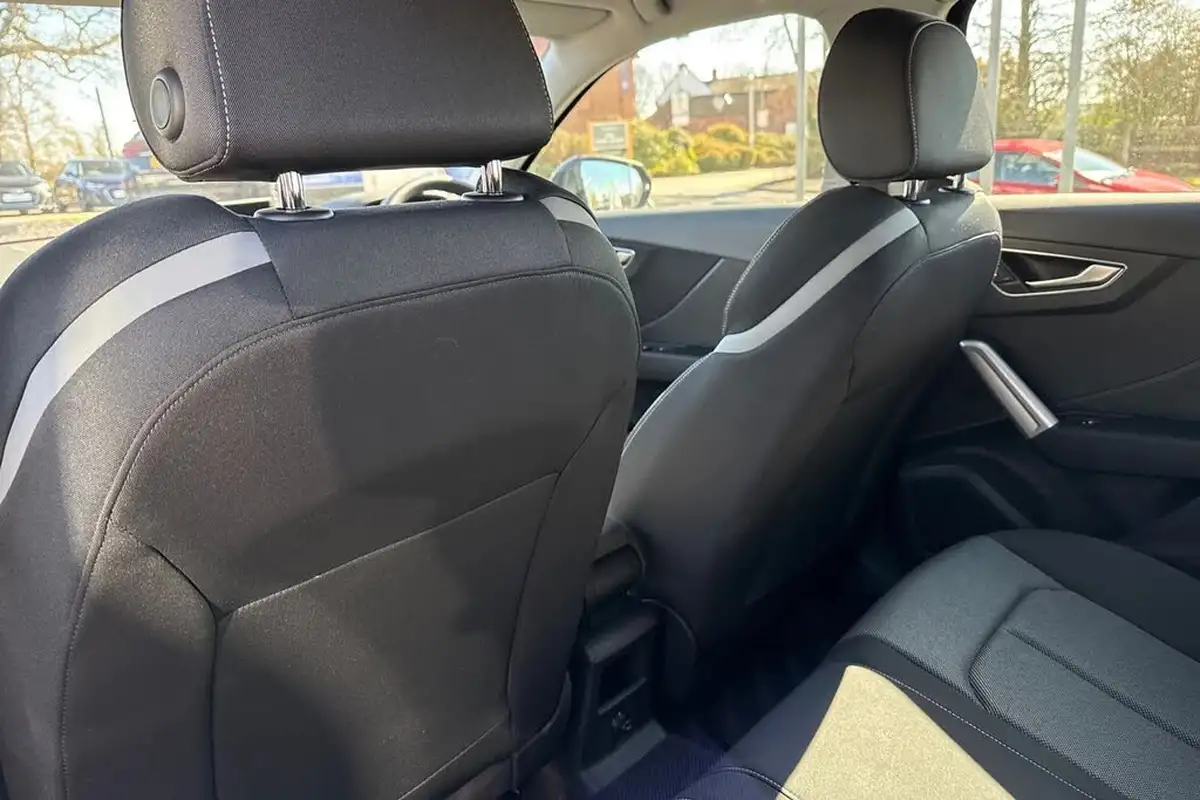 2023-audi-q2-10-30-tfsi-sport-big-38