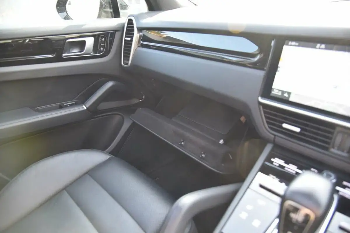 2019-porsche-cayenne-30-v6-s-big-42