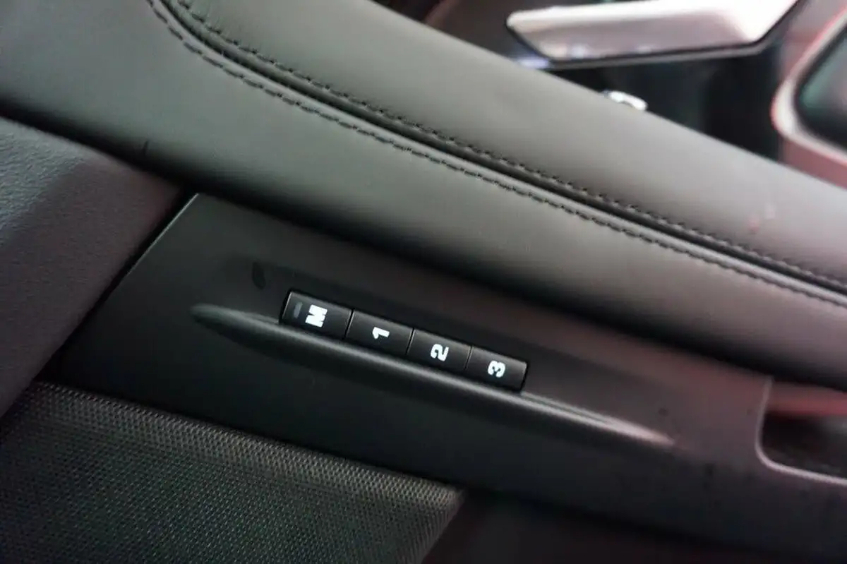 2020-land-rover-range-rover-evoque-20-d240-r-dynamic-hse-big-20