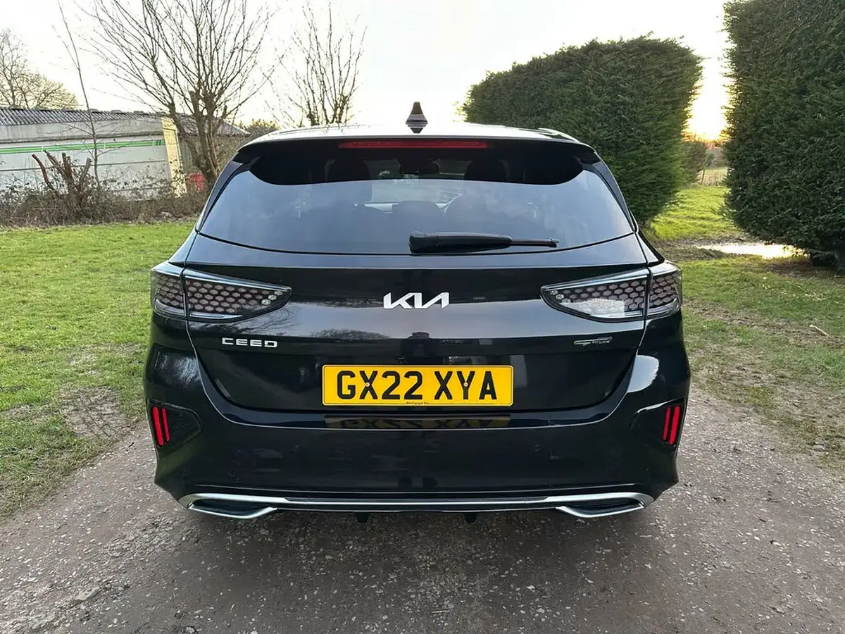 2022-kia-ceed-15-t-gdi-gt-line-big-11