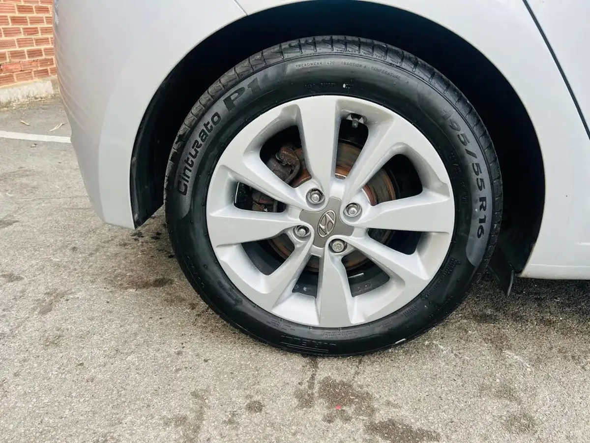 2015-hyundai-i20-14-se-big-55