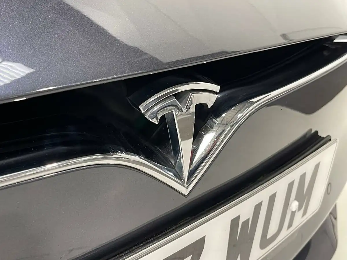 2017-tesla-model-s-e-75-235kw-big-18