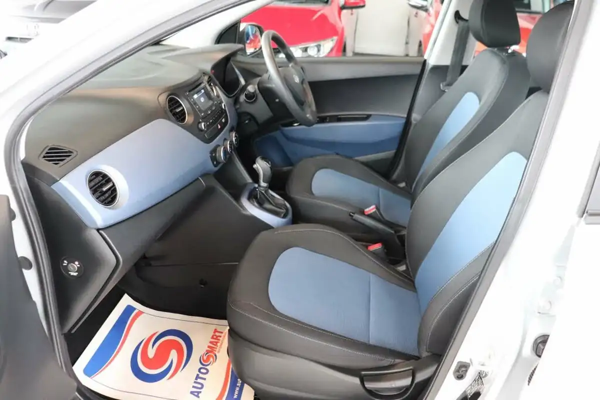 2015-hyundai-i10-12-se-auto-big-30