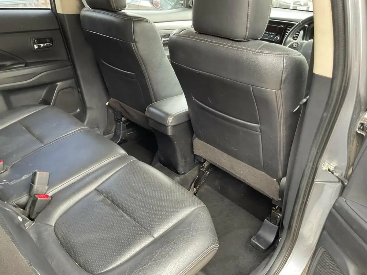 2016-mitsubishi-outlander-22di-d-gx3-leather7st-big-25