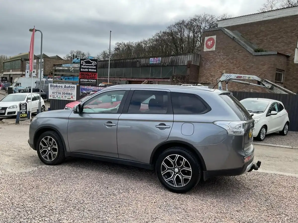 2016-mitsubishi-outlander-22di-d-gx3-leather7st-big-73