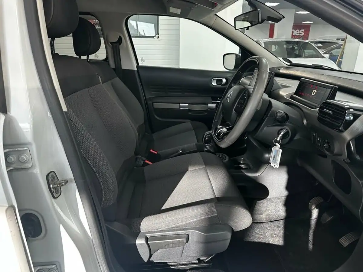 2017-citroen-c4-cactus-12-puretech-w-big-29