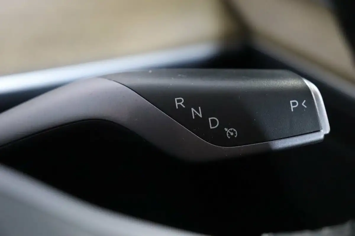 2021-tesla-model-3-e-long-range-awd-big-28