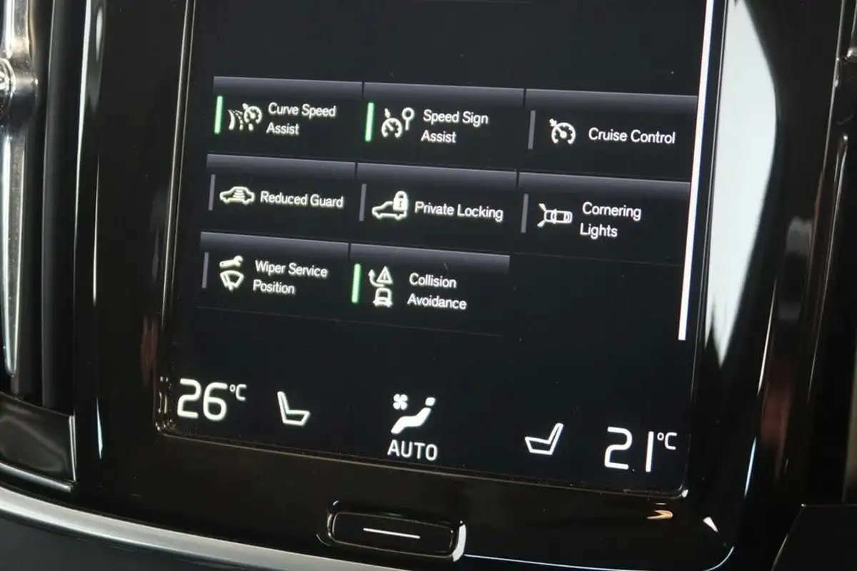 2021-volvo-v90-20-b4-momentum-big-22