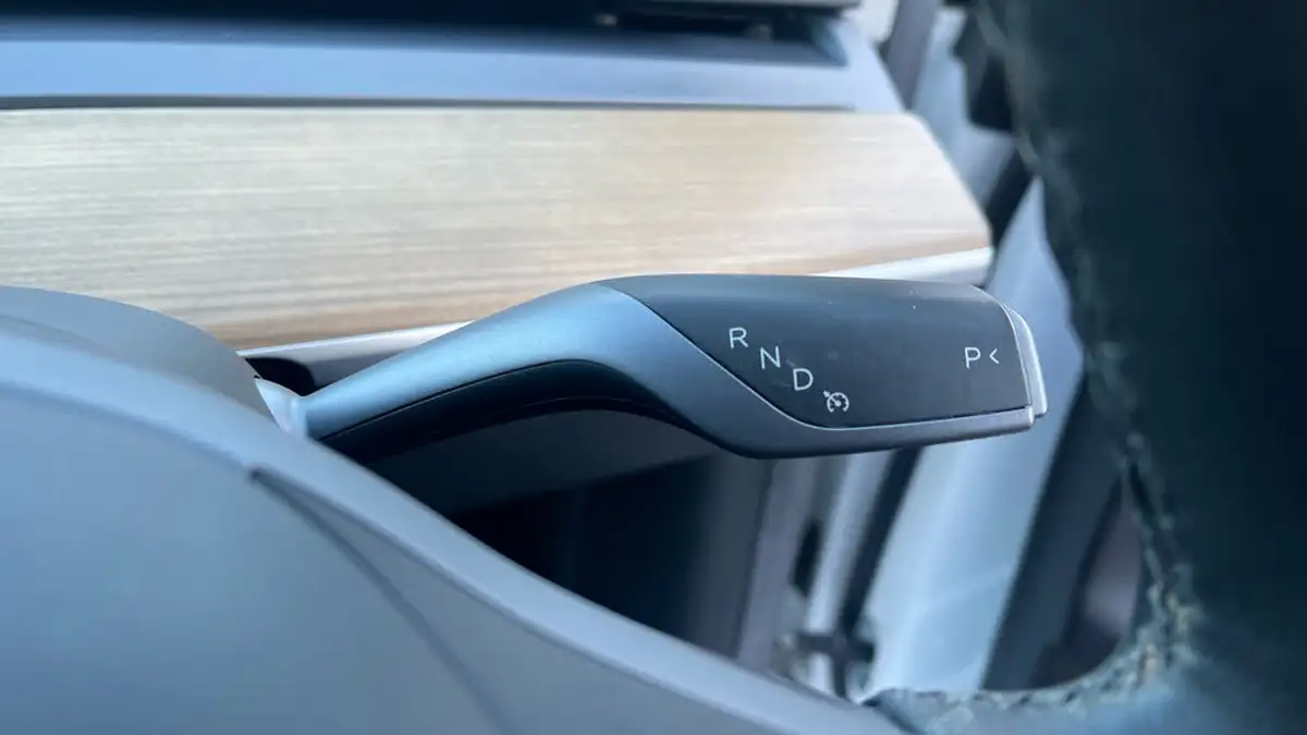 2022-tesla-model-y-e-long-range-big-29