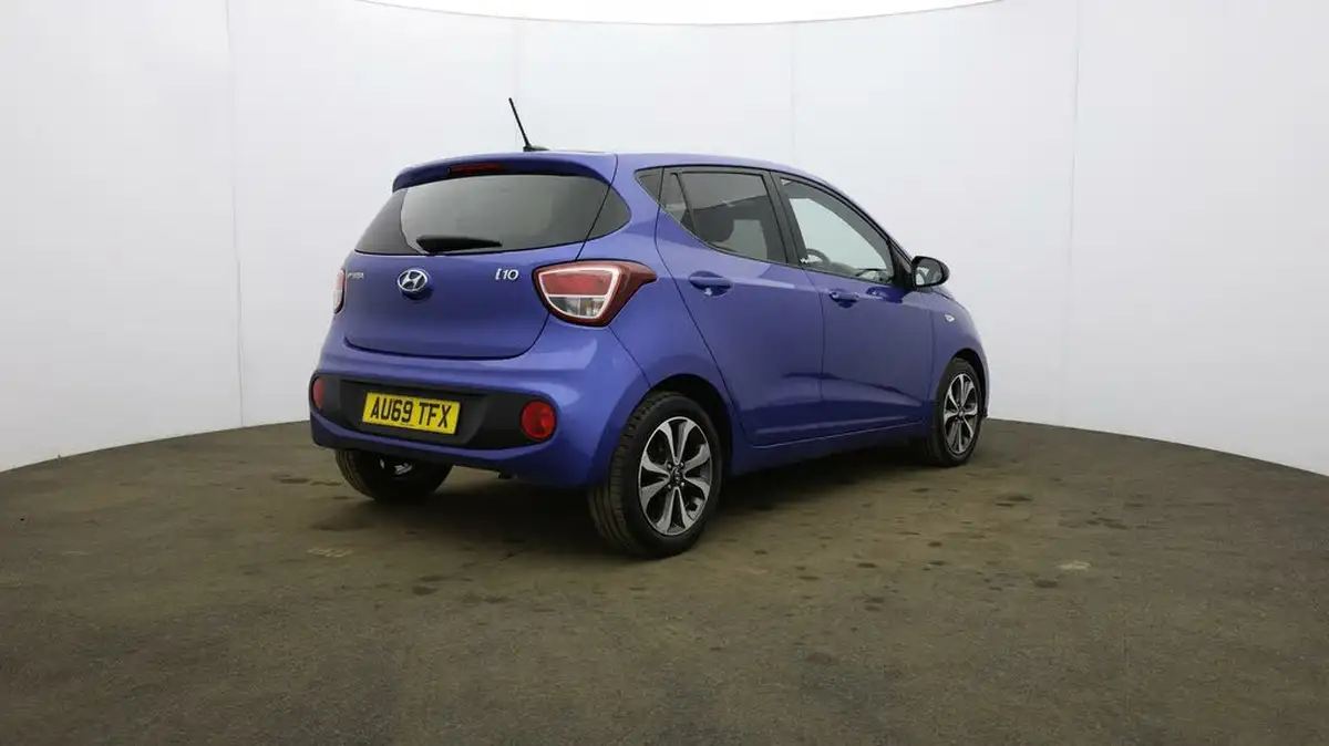 2019-hyundai-i10-10-play-big-50