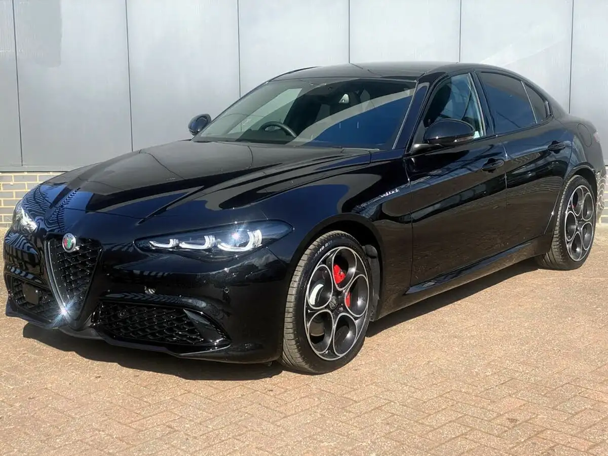 2024-alfa-romeo-giulia-20-veloce-big-3