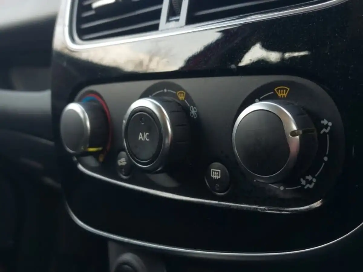 2016-renault-clio-15dci-dynamique-nav-ss-big-14