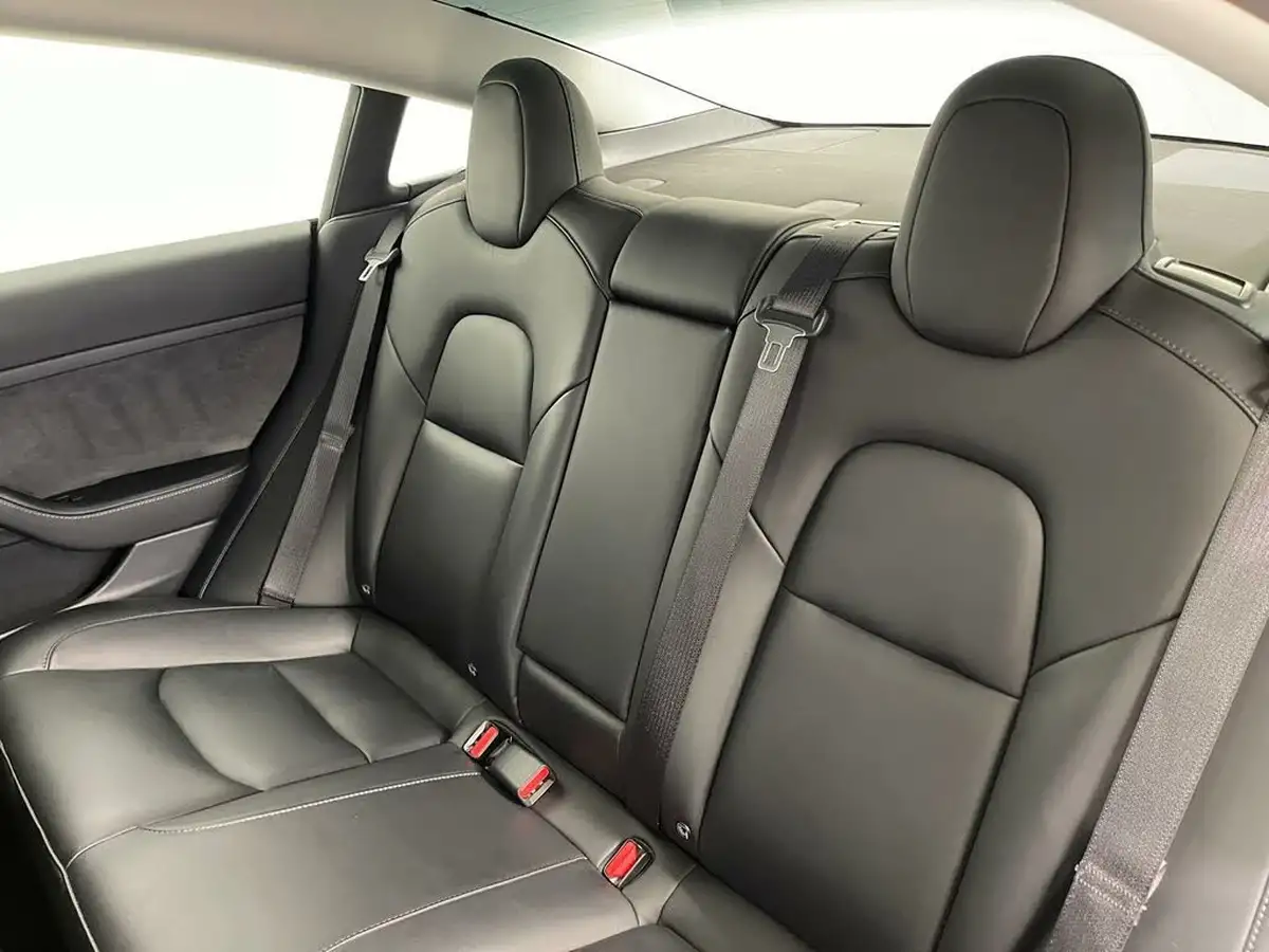 2022-tesla-model-3-e-long-range-big-10