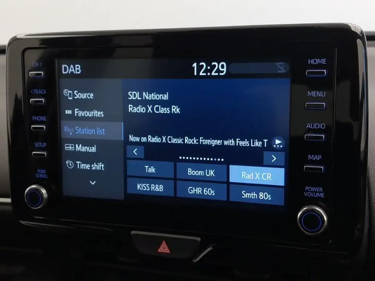 2022-toyota-yaris-15-vvt-i-design-big-13