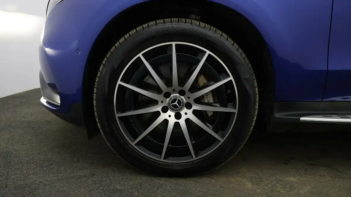 2022-mercedes-benz-eqc-e-eqc-400-amg-line-big-10