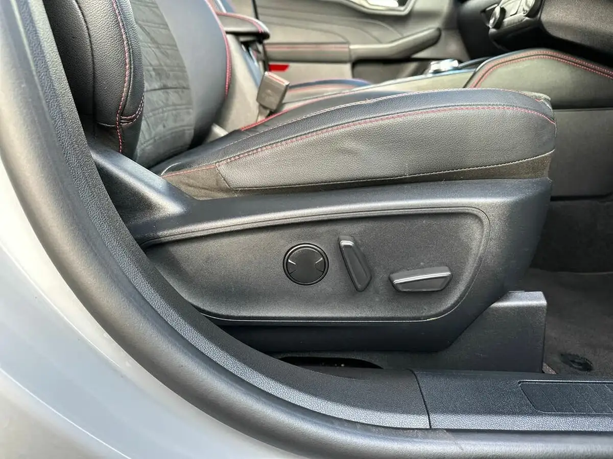 2023-ford-kuga-25t-graphite-tech-edition-225ps-phev-big-29